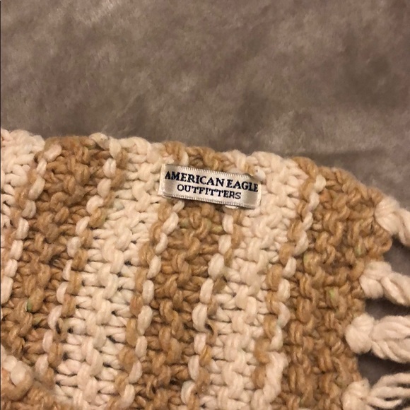 Women’s American Eagle Scarf and Hat Set - Picture 6 of 6